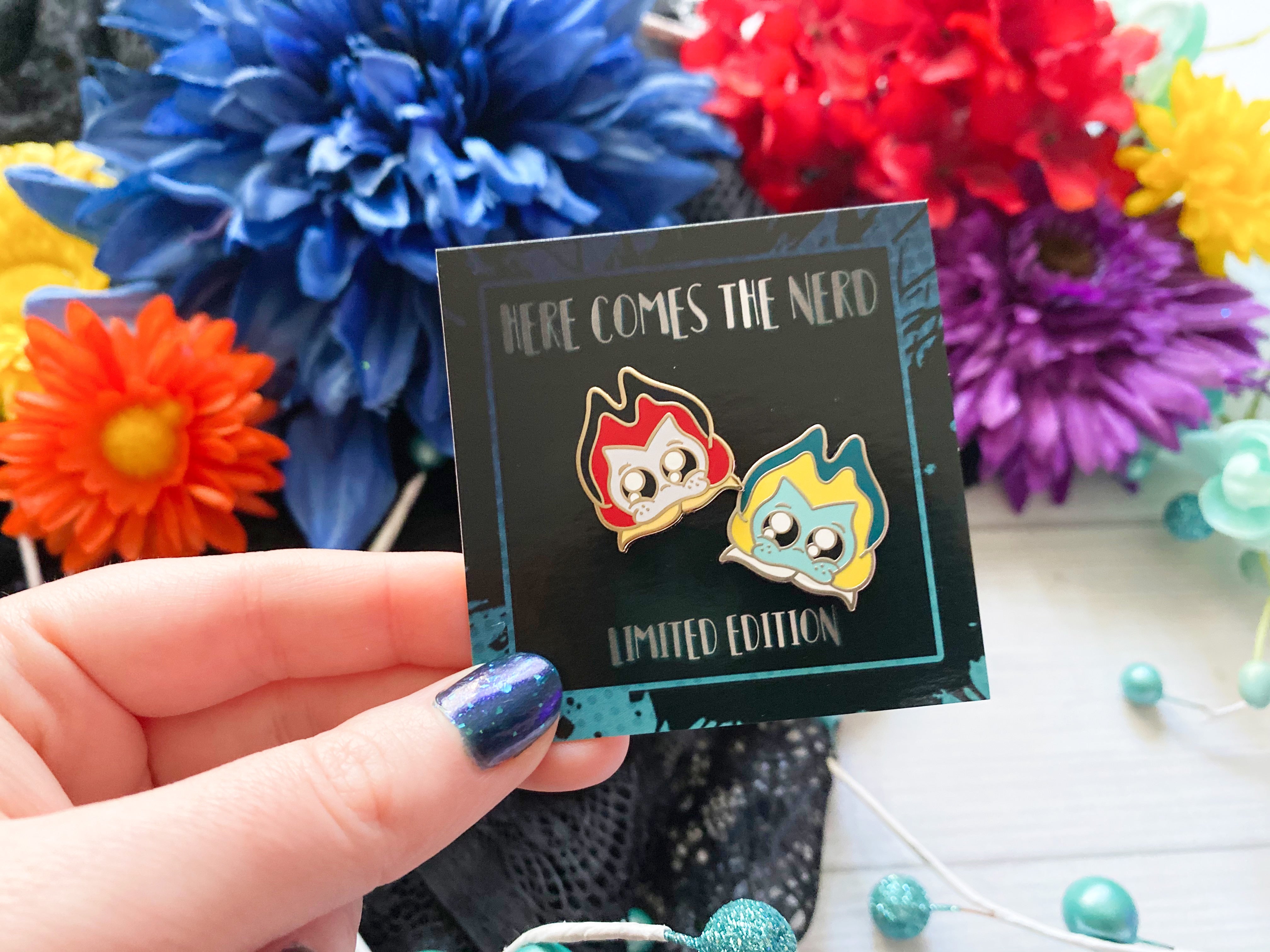 *Collectible* *MINI* Singing Flowers (Queen and Hatter) - 2 Enamel Pins